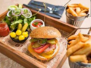 The Red's Sports Grill