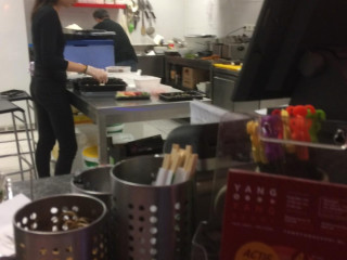 Yang Yang Sushi