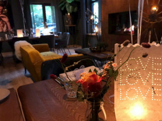 Lounge 3 Zussen Rhenen