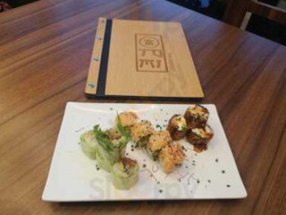 Tomi Sushi