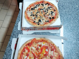 Pizza Plazza