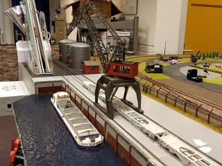 Multifunctional Center De Badde