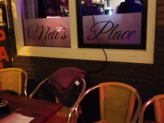 Mell's Place