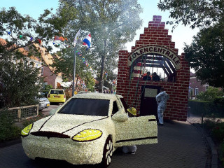 Lunchroom Cafetaria Lisa Aeron