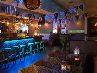 Grillroom, Pizzeria, Cafetaria Femi's Delden