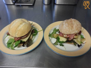 Arno's Burgers And More