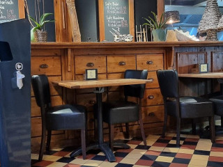 Rowenas Rijdende Rijsttafel