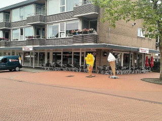 Cafetaria Lunchroom Coralie