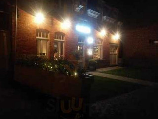 Le Bistro De Famiflora