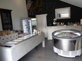 Sanden's Ice Cream And Chocolates